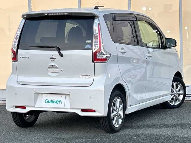 日産 デイズ ハイウェイスターX 福岡県 2019(平31)年 0.3万km ホワイトパール 純正ナビ/（TV/Bluetooth/TV/USB/CD/DVD/AUX）/全方位カメラ/バックカメラ/前方ドライブレコーダー（DJ4-D）/純正14インチアルミホイール/横滑り防止装置/車線逸脱警報/アイドリングストップ/オートマチックハイビーム/ETC/スペアキー/プッシュスタート/スマートキー/純正フロアマット/ドアバイザー/ステアリングスイッチ/ISOFIX/フォグランプ