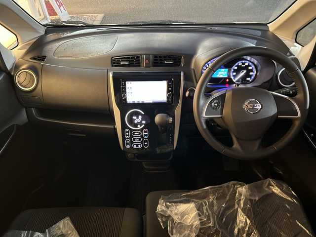 日産 デイズ ハイウェイスターX 福岡県 2019(平31)年 0.3万km ホワイトパール 純正ナビ/（TV/Bluetooth/TV/USB/CD/DVD/AUX）/全方位カメラ/バックカメラ/前方ドライブレコーダー（DJ4-D）/純正14インチアルミホイール/横滑り防止装置/車線逸脱警報/アイドリングストップ/オートマチックハイビーム/ETC/スペアキー/プッシュスタート/スマートキー/純正フロアマット/ドアバイザー/ステアリングスイッチ/ISOFIX/フォグランプ