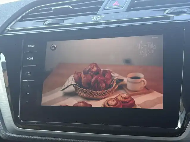 フォルクスワーゲン ゴルフ トゥーラン TSI コンフォートライン 栃木県 2019(令1)年 2.7万km ゴールド /純正ナビ/（BT/AppleCarPlay/Android Auto/AM/FM）/MTモード付AT/横滑り防止/レーダークルーズコントロール/ビルトインETC2.0/電動格納ミラー/純正アルミホイール/純正フロアマット/スペアキー