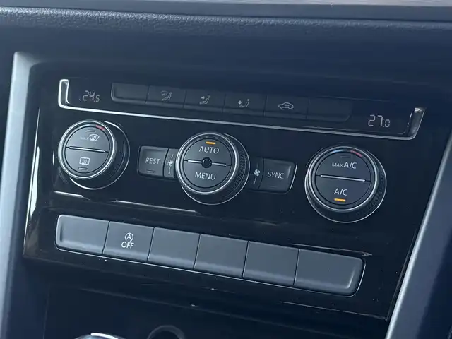 フォルクスワーゲン ゴルフ トゥーラン TSI コンフォートライン 栃木県 2019(令1)年 2.7万km ゴールド /純正ナビ/（BT/AppleCarPlay/Android Auto/AM/FM）/MTモード付AT/横滑り防止/レーダークルーズコントロール/ビルトインETC2.0/電動格納ミラー/純正アルミホイール/純正フロアマット/スペアキー