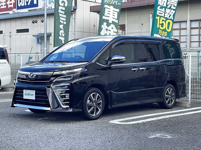 トヨタ ヴォクシー ZS 煌Ⅱ 兵庫県 2020(令2)年 4.3万km ブラック ワンオーナー/7人乗り/セーフティセンス/先行車発信警告機能/純正10インチナビ/CD/DVD/Bluetooth/フルセグTV/バックカメラ/純正フリップダウンモニター/両側パワースライドドア/インテリジェントクリアランスソナー/ビルトインETC/リアオートエアコン/メッキミラー/メッキアウトサイドドアハンドル/LEDヘッドランプ/LEDフロントフォグランプ/オートライト/純正フロアマット/ドアバイザー/保証書/取説/スペアキー1本