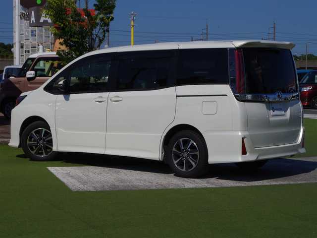 トヨタ ノア Si 千葉県 2017(平29)年 6.9万km ラグジュアリーホワイトパールクリスタルシャインガラスフレーク Toyota Safety Sense/・プリクラッシュセーフティ/・レーンディパーチャーアラート/・オートハイビーム/左パワースライドドア/純正SDナビ/地デジTV/【DVD/CD再生機能　Bluetooth接続】/バックカメラ/ETC/LEDヘッドライト/LEDフォグライト/ウインカーミラー/クリアランスソナー/純正16インチアルミホイル/スマートキー