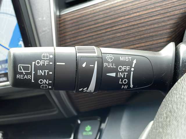 ホンダ フリード＋ ハイブリット クロスター ホンダセンシング 新潟県 2020(令2)年 3.3万km シルバーミストグリーンM ホンダセンシング/・衝突軽減ブレーキ（CMBS）/・車線維持支援システム（LKAS）/・アダプティブクルーズコントロール（ACC）/・後方誤発進抑制機能/・誤発進抑制機能/両側パワースライドドア/純正SDナビ/地デジTV/【DVD/CD再生機能　Bluetooth接続】/バックカメラ/ドライブレコーダー/革巻きステアリング/ステアリングスイッチ/ハーフレザーシート/前席シートヒーター/ETC/LEDヘッドライト/フォグライト/ウインカーミラー/リアコーナーセンサー/純正15インチアルミホイル/サイド/カーテンエアバッグ/Honda スマートキー