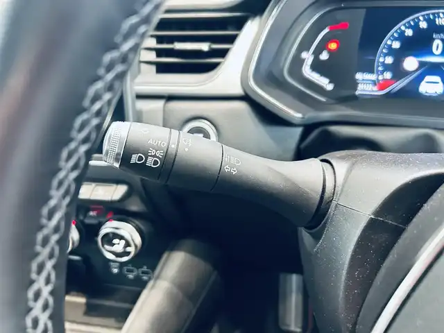 ルノー ルノー キャプチャー インテンス テックパック 大阪府 2021(令3)年 2.2万km 白 黒革/Dパワーシート/シートヒーター/ACC/純正ディスプレイオーディオ/applecarplay/360度カメラ/純正18インチAW/ブラインドスポット/クリアランスソナー/パドルシフト/ステアリングヒーター