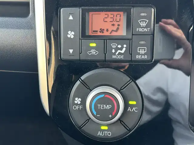 ダイハツ タント カスタム RS SA Ⅲ 愛知県 2017(平29)年 2.9万km ブラックマイカメタリック ワンオーナー/社外メモリナビ/ワンセグテレビ/バックカメラ/Bluetooth/アイドリングストップ/ウィンカーミラー/ドアバイザー/プッシュスタート/両側パワースライドドア/ETC/レザーステアリング/シートヒーター