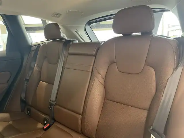 ボルボ ＸＣ６０ T5 AWD インスクリプション 愛知県 2019(平31)年 4.3万km クリスタルホワイトP ナッパレザー　/ＨＵＤ　/ハーマンカードンサウンド　/シートベンチレーション　/シートヒーター　/ステアリングヒーター　/純正ナビ　/Ｂｌｕｅｔｏｏｔｈ　/ミラーリンク/AppleCarPlay/AndroidAuto　/フルセグＴＶ　/ＡＣＣ　/360度カメラ/ＬＫＡ　/ＢＳＭ　/ETC2.0/ドライブレコーダー/アイドリングストップ/プッシュスタート