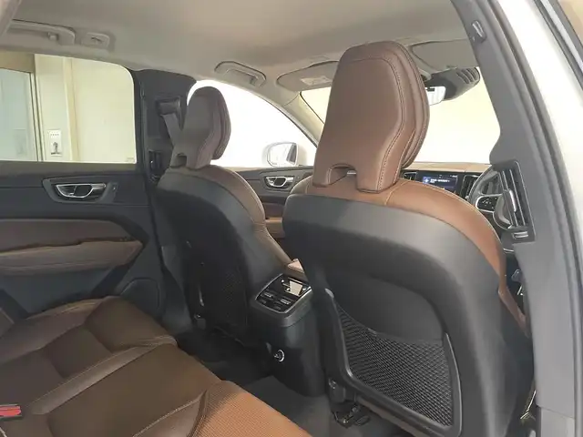 ボルボ ＸＣ６０ T5 AWD インスクリプション 愛知県 2019(平31)年 4.3万km クリスタルホワイトP ナッパレザー　/ＨＵＤ　/ハーマンカードンサウンド　/シートベンチレーション　/シートヒーター　/ステアリングヒーター　/純正ナビ　/Ｂｌｕｅｔｏｏｔｈ　/ミラーリンク/AppleCarPlay/AndroidAuto　/フルセグＴＶ　/ＡＣＣ　/360度カメラ/ＬＫＡ　/ＢＳＭ　/ETC2.0/ドライブレコーダー/アイドリングストップ/プッシュスタート