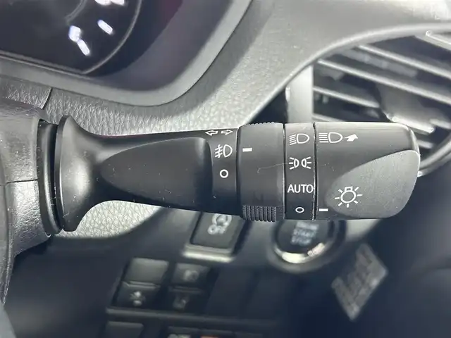 トヨタ ヴォクシー ZS 煌Ⅱ 佐賀県 2019(令1)年 7.6万km ホワイトパールクリスタルシャイン アルパイン製11インチSDナビ（EX112）/フルセグTV/Bluetooth/CD/DVD/バックカメラ/ETC/ミラー型ドライブレコーダー/両側パワースライドドア/クルーズコントロール/コーナーセンサー/ステアリングリモコン/電動格納ミラー/ナビ上部別途ディスプレイオーディオ/純正LEDヘッドライト/後席カーテン（純正）/社外フロアマット/純正16インチアルミホイール