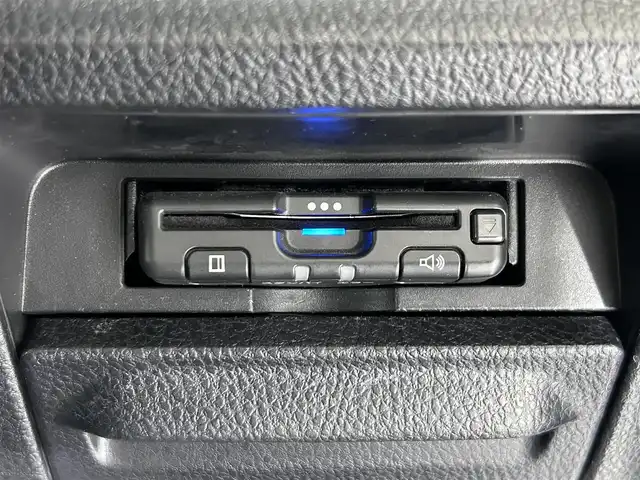 トヨタ ヴォクシー ZS 煌Ⅱ 佐賀県 2019(令1)年 7.6万km ホワイトパールクリスタルシャイン アルパイン製11インチSDナビ（EX112）/フルセグTV/Bluetooth/CD/DVD/バックカメラ/ETC/ミラー型ドライブレコーダー/両側パワースライドドア/クルーズコントロール/コーナーセンサー/ステアリングリモコン/電動格納ミラー/ナビ上部別途ディスプレイオーディオ/純正LEDヘッドライト/後席カーテン（純正）/社外フロアマット/純正16インチアルミホイール