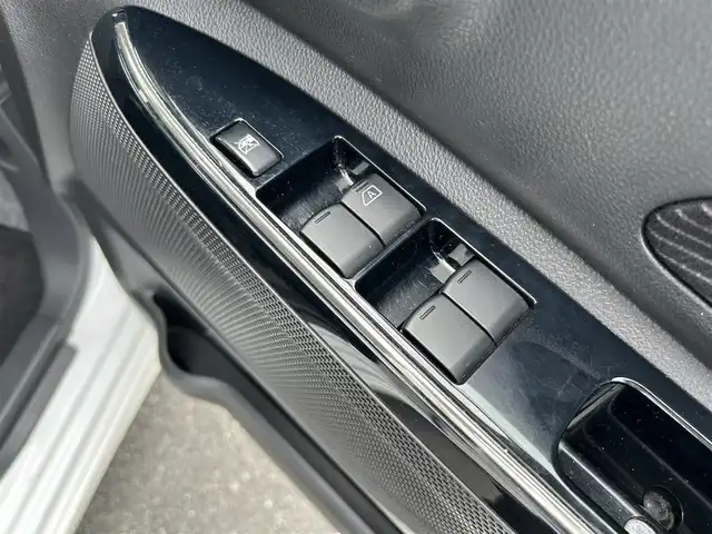 日産 デイズ ルークス ハイウェイスター Xターボ 鳥取県 2017(平29)年 4万km ホワイトパール ターボ車/純正ナビ/フルセグ/DVD/CD/BT/全方位カメラ/エマージェンシーブレーキ/LEDヘットライト/フォグライト/片側パワースライド/純正14インチアルミホイール/プッシュエンジンスタート/ウィンカーミラー/アイドリングストップ/ドアバイザー/保証書・取扱説明書