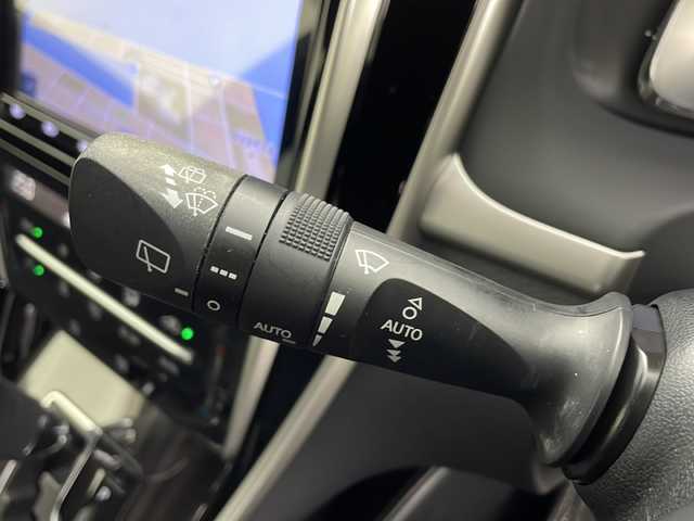 トヨタ ハリアー プレミアム 鹿児島県 2019(令1)年 7.8万km ホワイトパールクリスタルシャイン 純正9インチナビ/（AM/FM//CD/DVD/BluetoothフルセグTV)/バックカメラ/モデリスタエアロ/ETC/クルーズコントロール/パワーシート/ハーフレザーシート/パワーバックドア/オートライト/オートマチックハイビーム/プッシュスタート/スマートキー/純正フロアマット