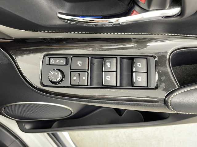 トヨタ ハリアー プレミアム 鹿児島県 2019(令1)年 7.8万km ホワイトパールクリスタルシャイン 純正9インチナビ/（AM/FM//CD/DVD/BluetoothフルセグTV)/バックカメラ/モデリスタエアロ/ETC/クルーズコントロール/パワーシート/ハーフレザーシート/パワーバックドア/オートライト/オートマチックハイビーム/プッシュスタート/スマートキー/純正フロアマット