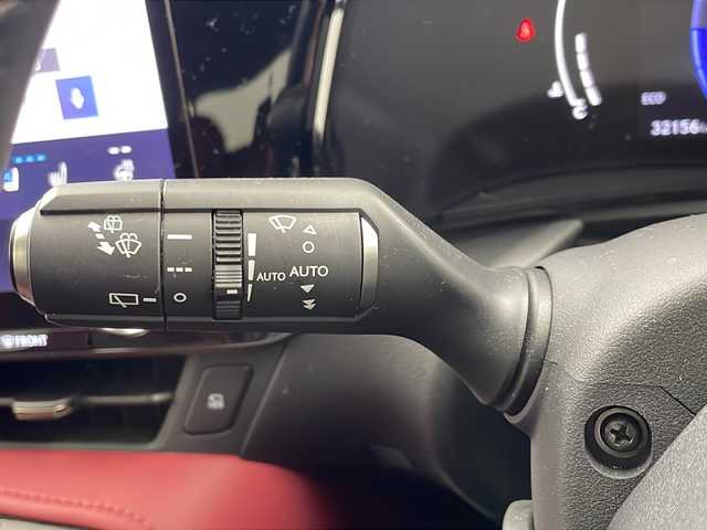 レクサス ＮＸ 350h Fスポーツ 岐阜県 2022(令4)年 3.3万km ホワイトノーヴァガラスフレーク 14インチ純正ディスプレイオーディオプラス/フルセグTV / Bluetooth / USB / Miracast / AM・FMラジオ/カラーヘッドアップディスプレイ/アラウンドビューモニター/ビルトインETC/前後ドライブレコーダー/Lexus Safety System + /プリクラッシュセーフティ（衝突回避支援）/レーントレーシングアシスト（車線維持支援）/ロードサインアシスト（標識読み取り表示）/ドライバー異常時対応システム/プロアクティブドライビングアシスト（予防運転支援）/レーダークルーズコントロール（追従機能付き）/アダプティブハイビームシステム／オートマチックハイビーム/発進遅れ告知機能/ブラインドスポットモニター/パーキングサポートブレーキ/クリアランスソナー/赤黒レザーシート/運転席＋助手席パワーシート/運転席ポジションメモリー機能付き/全席シートヒーター/運転席＋助手席エアシート/本革巻きステアリング/ステアリングヒーター/パドルシフト/純正20インチアルミホイール/ハンズフリーパワーバックドア/スマートキー/電動パーキングブレーキ＋オートホールド機能/純正ドアバイザー・フロアマット付き/スペアキー・カードキーあり