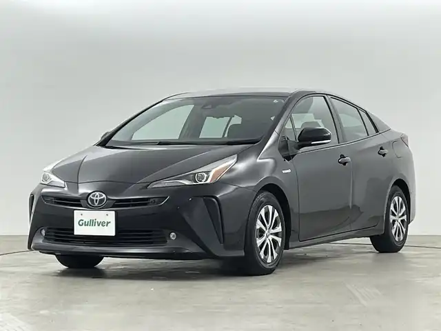 トヨタ プリウス A 福島県 2019(平31)年 5.6万km アティチュードブラックマイカ トヨタセーフティーセンス /・PCS/・RCTA/・オートマチックハイビーム/・ヘッドアップディスプレイ/・車線逸脱警報/・レーダークルーズコントロール/純正メモリナビゲーション/【AM/FM/CD/Bluetooth/フルセグ】/バックカメラ /パワーシート/ETC　/デジタルインナーミラー　/プッシュスタート　/スマートキー　/・スペアキー　/ステアリングスイッチ　/自動駐車システム　/オートライト　/・LEDライト/ウィンカーミラー/オートミラー/純正フロアマット