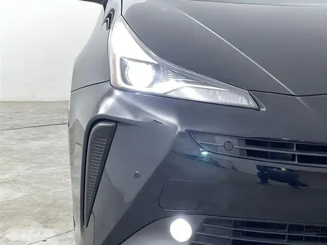 トヨタ プリウス A 福島県 2019(平31)年 5.6万km アティチュードブラックマイカ トヨタセーフティーセンス /・PCS/・RCTA/・オートマチックハイビーム/・ヘッドアップディスプレイ/・車線逸脱警報/・レーダークルーズコントロール/純正メモリナビゲーション/【AM/FM/CD/Bluetooth/フルセグ】/バックカメラ /パワーシート/ETC　/デジタルインナーミラー　/プッシュスタート　/スマートキー　/・スペアキー　/ステアリングスイッチ　/自動駐車システム　/オートライト　/・LEDライト/ウィンカーミラー/オートミラー/純正フロアマット
