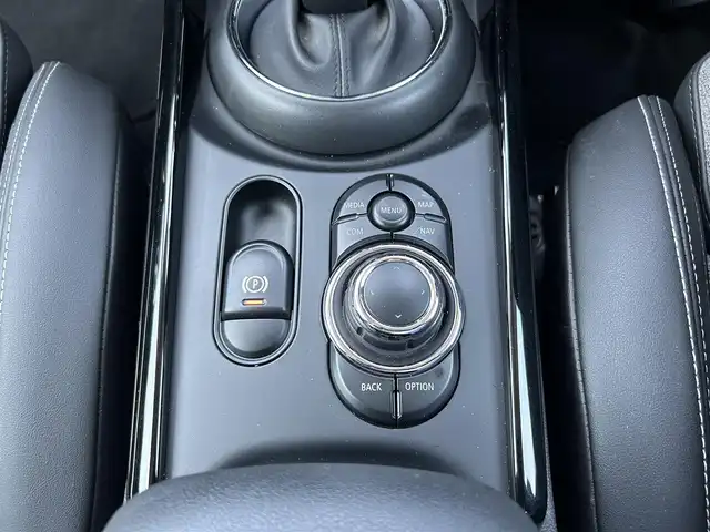 ＭＩＮＩ ＢＭＷ ミニ クラブマン クーパーD 滋賀県 2022(令4)年 1.5万km MINI Yoursエニグマティックブラック インテリジェントセーフティ/デジタルメーター/ハーフレザーシート/・前席シートヒーター/オートクルーズコントロール/インテリジェントセーフティ/ペッパーパッケージ/パークディスタンスコントロール/コンフォートアクセス/バックカメラ/ETC/アンビエントライト/保証書/スペアキー