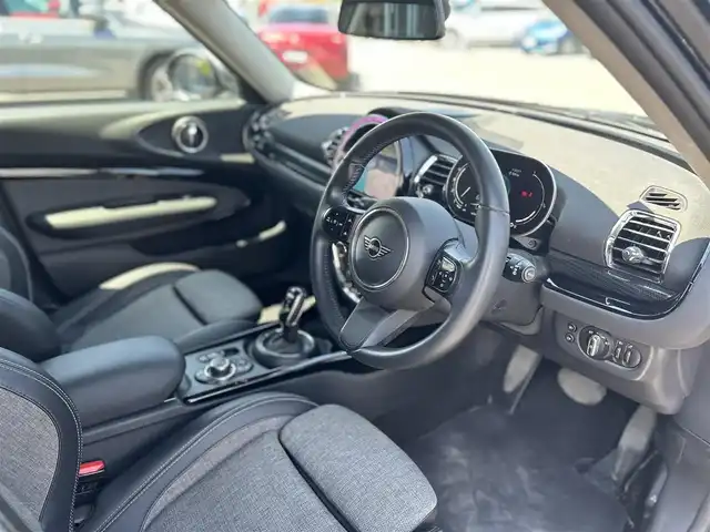 ＭＩＮＩ ＢＭＷ ミニ クラブマン クーパーD 滋賀県 2022(令4)年 1.5万km MINI Yoursエニグマティックブラック インテリジェントセーフティ/デジタルメーター/ハーフレザーシート/・前席シートヒーター/オートクルーズコントロール/インテリジェントセーフティ/ペッパーパッケージ/パークディスタンスコントロール/コンフォートアクセス/バックカメラ/ETC/アンビエントライト/保証書/スペアキー