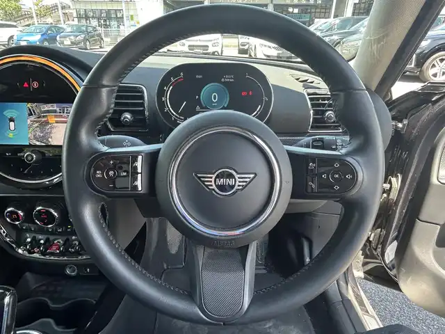 ＭＩＮＩ ＢＭＷ ミニ クラブマン クーパーD 滋賀県 2022(令4)年 1.5万km MINI Yoursエニグマティックブラック インテリジェントセーフティ/デジタルメーター/ハーフレザーシート/・前席シートヒーター/オートクルーズコントロール/インテリジェントセーフティ/ペッパーパッケージ/パークディスタンスコントロール/コンフォートアクセス/バックカメラ/ETC/アンビエントライト/保証書/スペアキー