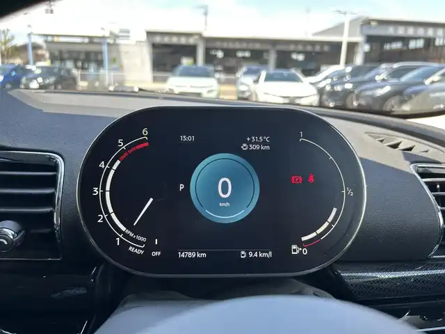 ＭＩＮＩ ＢＭＷ ミニ クラブマン クーパーD 滋賀県 2022(令4)年 1.5万km MINI Yoursエニグマティックブラック インテリジェントセーフティ/デジタルメーター/ハーフレザーシート/・前席シートヒーター/オートクルーズコントロール/インテリジェントセーフティ/ペッパーパッケージ/パークディスタンスコントロール/コンフォートアクセス/バックカメラ/ETC/アンビエントライト/保証書/スペアキー