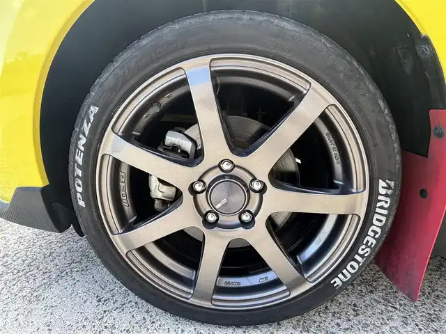 スズキ スイフト スポーツ セーフティPKG 長崎県 2018(平30)年 6.4万km チャンピオンイエロー 社外メモリナビ/(CD/DVD/フルセグ)/衝突軽減ブレーキ/レーンアシスト/レーダークルーズ/シートヒーター/ETC/ENKEI17インチAW/HKSマフラーカッター/社外ツイーター/ドライブレコーダー/マッドガード