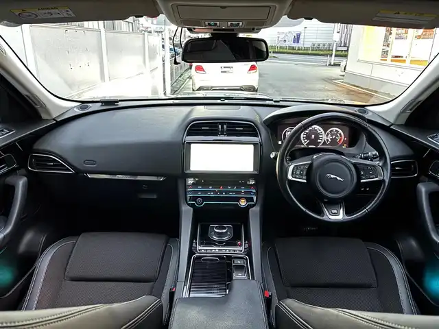 ジャガー Ｆペース R－スポーツ 山梨県 2016(平28)年 4.8万km グレー MERIDIAN/パノラミックスライディングルーフ/純正HDDナビ/　（Bluetooth/フルセグTV）/360°カメラ/フロントシートヒーター/電動テールゲート/LEDヘッドライト/LDW/前後コーナーセンサー/純正19インチAW/ETC