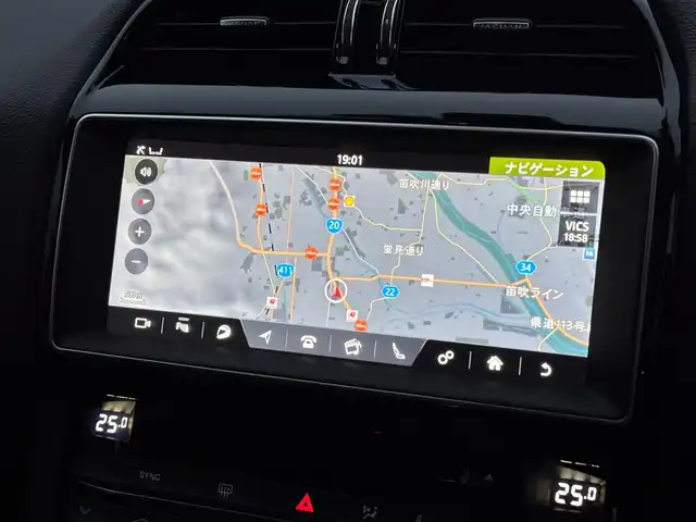 ジャガー Ｆペース R－スポーツ 山梨県 2016(平28)年 4.8万km グレー MERIDIAN/パノラミックスライディングルーフ/純正HDDナビ/　（Bluetooth/フルセグTV）/360°カメラ/フロントシートヒーター/電動テールゲート/LEDヘッドライト/LDW/前後コーナーセンサー/純正19インチAW/ETC