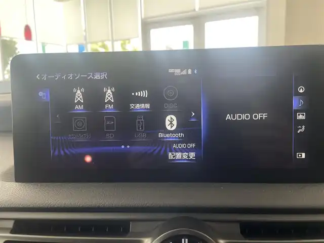 レクサス ＩＳ 500 Fスポーツパフォーマンス 神奈川県 2025(令7)年 0.1万km ホワイトノーヴァガラスフレーク ワンオーナー/走行距離194km/10.3インチディスプレイオーディオ/　・全方位カメラ/　・フルセグTV/BT/AppleCarPlay/AndroidAuto/　・CD/DVD/BD/OP/　・ムーンルーフ（チルト＆スライド式）/　・エアロダイナミクスミラーカバー/　・“マークレビンソン”プレミアムサラウンドサウンドシステム/　・F SPORT Performance”オレンジブレーキキャリパー/　　（フロントLEXUSロゴ）/Lexus Safety System＋/　・AHB/　・LTA/　・PCS/　・RSA/　・先行車発進告知機能/　・ドライバー異常時対応システム/　・レーダークルーズコントロール/前席/　・パワーシート/　・シートヒーター/　・シートベンチレーション/保証継承可/スマートキー×3/取扱説明書/整備記録簿
