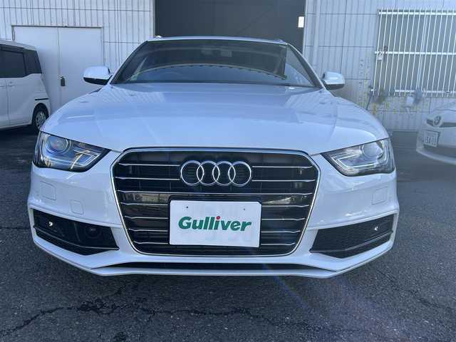 アウディ Ａ４ アバント 2．0 TFSI 神奈川県 2015(平27)年 4.2万km グレイシアホワイトメタリック 純正ナビ/　○フルセグTV/　○DVD/CD/AM/FM/BT/SD/バックカメラ/Audiブレーキプレワーニング/Audiサイドアシスト/Audiアクティブレーンアシスト/レーダークルーズコントロール/パーキングエイド/スピードオーバー警告/オートワイパー/前席パワーシート/前席シートヒーター/パワートランク/横滑り防止装置/アイドリングストップ/パドルシフト/ステアリングスイッチ/オートライト/LEDヘッドライト/ビルトインETC/スマートキー　2本/プッシュスタート/前後フォグランプ/純正トノカバー/純正フロアマット/純正ドアバイザー/保証書/取扱説明書