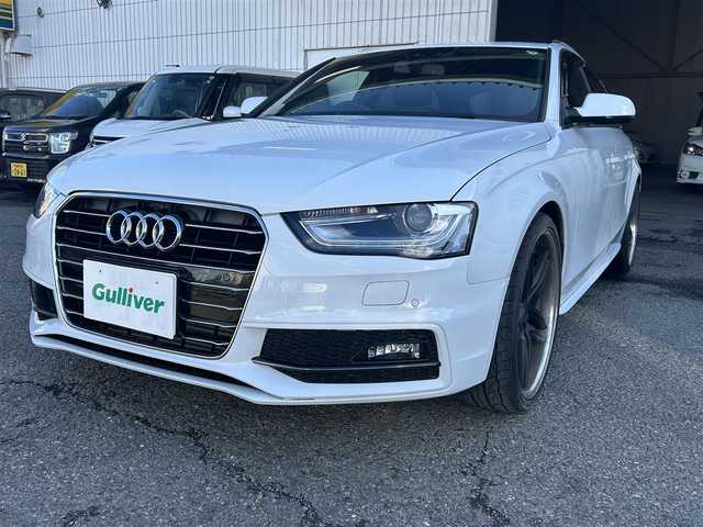 アウディ Ａ４ アバント 2．0 TFSI 神奈川県 2015(平27)年 4.2万km グレイシアホワイトメタリック 純正ナビ/　○フルセグTV/　○DVD/CD/AM/FM/BT/SD/バックカメラ/Audiブレーキプレワーニング/Audiサイドアシスト/Audiアクティブレーンアシスト/レーダークルーズコントロール/パーキングエイド/スピードオーバー警告/オートワイパー/前席パワーシート/前席シートヒーター/パワートランク/横滑り防止装置/アイドリングストップ/パドルシフト/ステアリングスイッチ/オートライト/LEDヘッドライト/ビルトインETC/スマートキー　2本/プッシュスタート/前後フォグランプ/純正トノカバー/純正フロアマット/純正ドアバイザー/保証書/取扱説明書