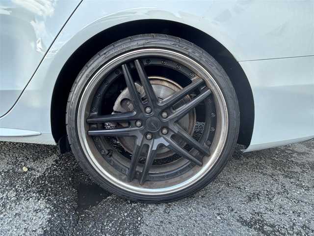 アウディ Ａ４ アバント 2．0 TFSI 神奈川県 2015(平27)年 4.2万km グレイシアホワイトメタリック 純正ナビ/　○フルセグTV/　○DVD/CD/AM/FM/BT/SD/バックカメラ/Audiブレーキプレワーニング/Audiサイドアシスト/Audiアクティブレーンアシスト/レーダークルーズコントロール/パーキングエイド/スピードオーバー警告/オートワイパー/前席パワーシート/前席シートヒーター/パワートランク/横滑り防止装置/アイドリングストップ/パドルシフト/ステアリングスイッチ/オートライト/LEDヘッドライト/ビルトインETC/スマートキー　2本/プッシュスタート/前後フォグランプ/純正トノカバー/純正フロアマット/純正ドアバイザー/保証書/取扱説明書