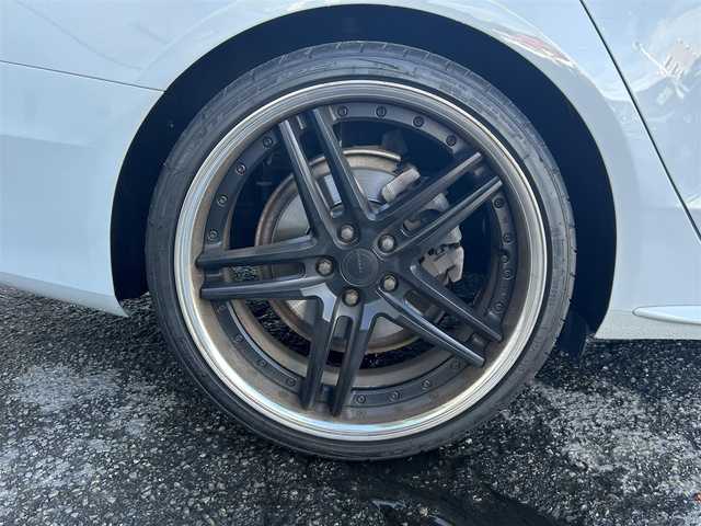 アウディ Ａ４ アバント 2．0 TFSI 神奈川県 2015(平27)年 4.2万km グレイシアホワイトメタリック 純正ナビ/　○フルセグTV/　○DVD/CD/AM/FM/BT/SD/バックカメラ/Audiブレーキプレワーニング/Audiサイドアシスト/Audiアクティブレーンアシスト/レーダークルーズコントロール/パーキングエイド/スピードオーバー警告/オートワイパー/前席パワーシート/前席シートヒーター/パワートランク/横滑り防止装置/アイドリングストップ/パドルシフト/ステアリングスイッチ/オートライト/LEDヘッドライト/ビルトインETC/スマートキー　2本/プッシュスタート/前後フォグランプ/純正トノカバー/純正フロアマット/純正ドアバイザー/保証書/取扱説明書