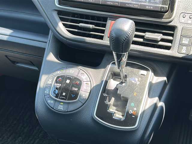 トヨタ ヴォクシー ZS 煌 福島県 2016(平28)年 3.1万km ブラック 4WD 純正9型ナビ バックカメラ 両側パワースライドドア 衝突軽減ブレーキ レーンキープ HIDヘッドライトオートハイビーム オートライト フォグランプ ETC 純正ドアバイザー 純正フロアマット