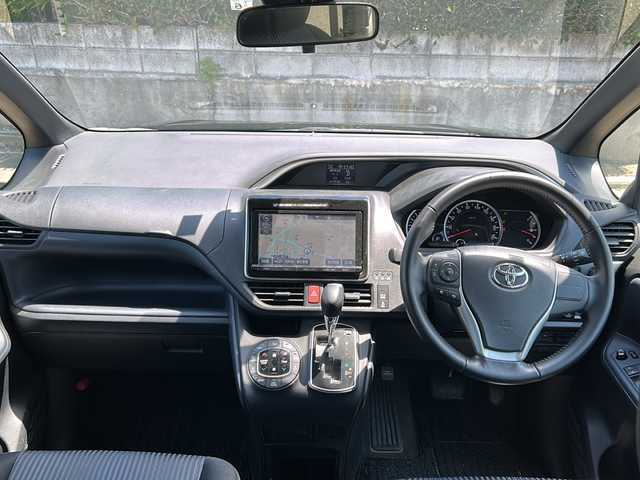 トヨタ ヴォクシー ZS 煌 福島県 2016(平28)年 3.1万km ブラック 4WD 純正9型ナビ バックカメラ 両側パワースライドドア 衝突軽減ブレーキ レーンキープ HIDヘッドライトオートハイビーム オートライト フォグランプ ETC 純正ドアバイザー 純正フロアマット