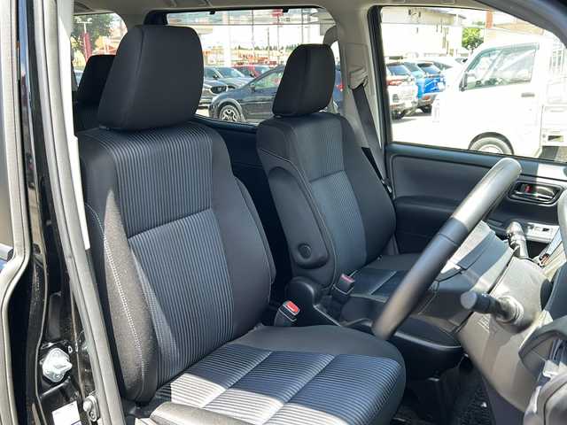トヨタ ヴォクシー ZS 煌 福島県 2016(平28)年 3.1万km ブラック 4WD 純正9型ナビ バックカメラ 両側パワースライドドア 衝突軽減ブレーキ レーンキープ HIDヘッドライトオートハイビーム オートライト フォグランプ ETC 純正ドアバイザー 純正フロアマット