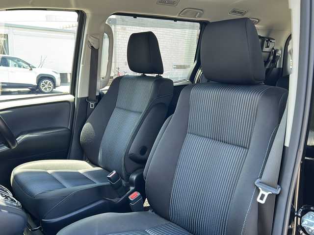 トヨタ ヴォクシー ZS 煌 福島県 2016(平28)年 3.1万km ブラック 4WD 純正9型ナビ バックカメラ 両側パワースライドドア 衝突軽減ブレーキ レーンキープ HIDヘッドライトオートハイビーム オートライト フォグランプ ETC 純正ドアバイザー 純正フロアマット