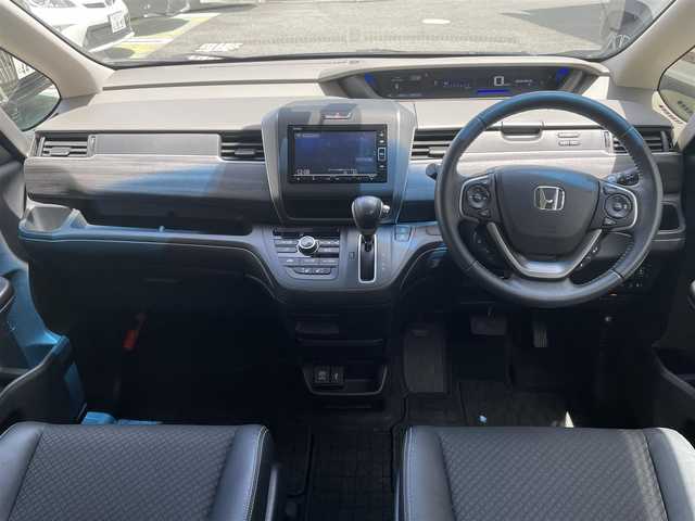 ホンダ フリード G ホンダセンシング 静岡県 2020(令2)年 4.1万km クリスタルブラックパール ワンオーナー/純正ナビ/フルセグTV/DVD/CD/BT/SD/MSV/バックカメラ/両側パワースライドドア/ハーフレザーシート/衝突軽減ブレーキ/レーンキープアシスト/レーダークルーズコントロール/純正前方ドライブレコーダー/ビルトインETC/LEDヘッドライト/LEDフォグ/ステアリングスイッチ/純正15インチAW/スマートキー×2/保証書/取扱説明書/ナビ取扱説明書