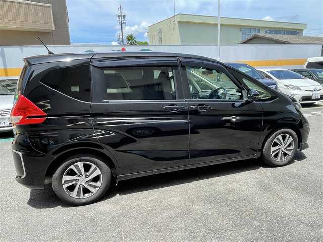 ホンダ フリード G ホンダセンシング 静岡県 2020(令2)年 4.1万km クリスタルブラックパール ワンオーナー/純正ナビ/フルセグTV/DVD/CD/BT/SD/MSV/バックカメラ/両側パワースライドドア/ハーフレザーシート/衝突軽減ブレーキ/レーンキープアシスト/レーダークルーズコントロール/純正前方ドライブレコーダー/ビルトインETC/LEDヘッドライト/LEDフォグ/ステアリングスイッチ/純正15インチAW/スマートキー×2/保証書/取扱説明書/ナビ取扱説明書