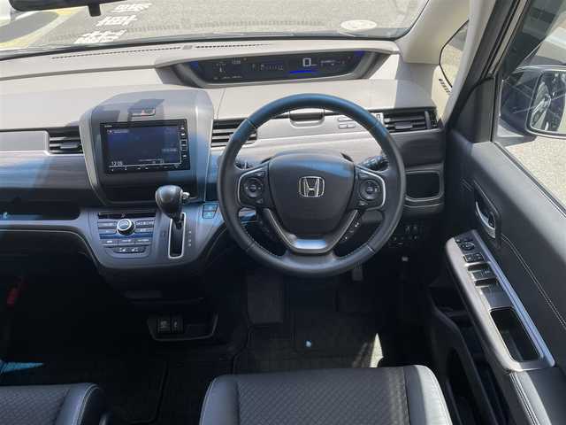 ホンダ フリード G ホンダセンシング 静岡県 2020(令2)年 4.1万km クリスタルブラックパール ワンオーナー/純正ナビ/フルセグTV/DVD/CD/BT/SD/MSV/バックカメラ/両側パワースライドドア/ハーフレザーシート/衝突軽減ブレーキ/レーンキープアシスト/レーダークルーズコントロール/純正前方ドライブレコーダー/ビルトインETC/LEDヘッドライト/LEDフォグ/ステアリングスイッチ/純正15インチAW/スマートキー×2/保証書/取扱説明書/ナビ取扱説明書
