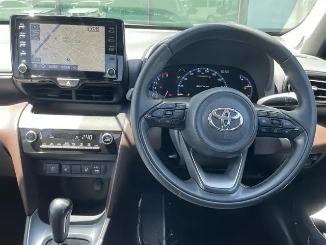 トヨタ ヤリスクロス Z 香川県 2021(令3)年 3万km ブラックマイカ 登録時走行距離：29205km/バックカメラ　/ドラレコ　/ＥＴＣ　/純正アルミ１８インチ　/ディスプレイオーディオ　/フルセグＴＶ　/運転席パワーシート　/シートヒーター　/ＬＥＤヘッドライト　/コーナーセンサー　/横滑り防止　/Ｗサイドエアバック
