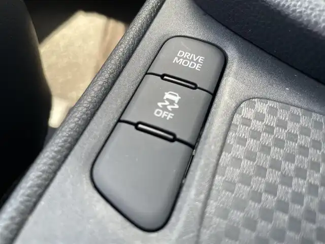 トヨタ ヤリスクロス Z 香川県 2021(令3)年 3万km ブラックマイカ 登録時走行距離：29205km/バックカメラ　/ドラレコ　/ＥＴＣ　/純正アルミ１８インチ　/ディスプレイオーディオ　/フルセグＴＶ　/運転席パワーシート　/シートヒーター　/ＬＥＤヘッドライト　/コーナーセンサー　/横滑り防止　/Ｗサイドエアバック