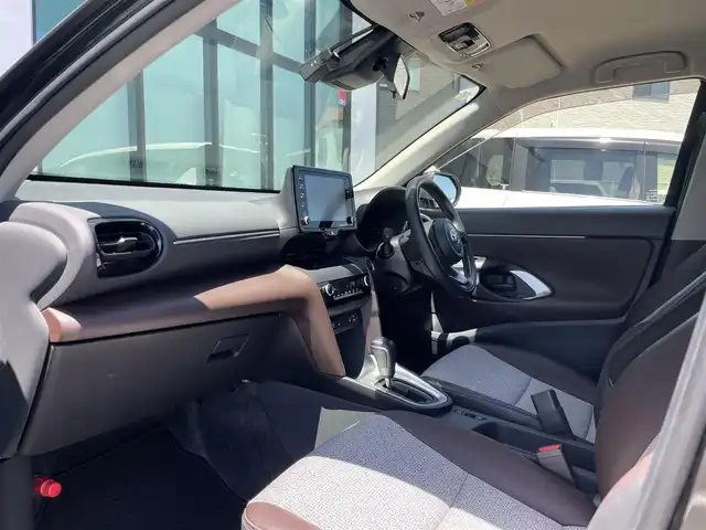 トヨタ ヤリスクロス Z 香川県 2021(令3)年 3万km ブラックマイカ 登録時走行距離：29205km/バックカメラ　/ドラレコ　/ＥＴＣ　/純正アルミ１８インチ　/ディスプレイオーディオ　/フルセグＴＶ　/運転席パワーシート　/シートヒーター　/ＬＥＤヘッドライト　/コーナーセンサー　/横滑り防止　/Ｗサイドエアバック
