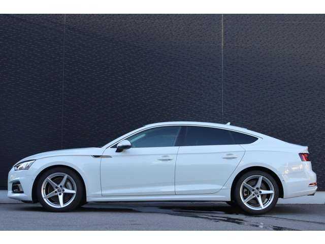 アウディ Ａ５ SB2．0TFSI Q スポーツ 大分県 2018(平30)年 6.7万km 白 当店買取車/スペアキー1本/アダクティブクルーズコントロール/純正ナビ/Bluetooth/360°/フルレザーシート（黒）/パワーシート（D席/N席）/シートヒーター（D席/N席）/純正ドライブレコーダー（前方）/AUX/ETC/純正フロアマット/純正18インチアルミホイール