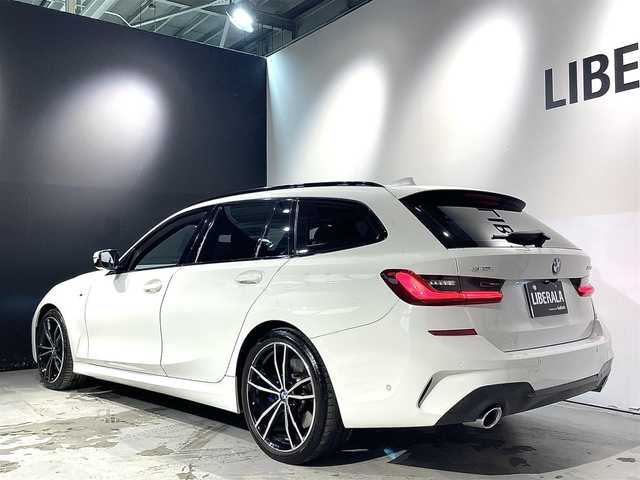 ＢＭＷ ３２０ｄ xDrive ツーリング Mスポーツ 道央・札幌 2019(令1)年 2.9万km アルピンホワイトⅢ サウンドpkg/・harman/Kardonサラウンド・サウンド・システム/・アコースティックガラス/・地上デジタルTVチューナー/ファスト・トラックpkg/・１９インチMライト・アロイ・ホイール・ダブルスポーク/スタイリング７９１M　バイ・カラー/・Mスポーツ・ブレーキ/・アダプティブMサスペンション/ドライビング・アシスト・プロファッショナル/・ACC/・ステアリング＆レーン・コントロール・アシスト/・レーン・ディパーチャー・ウォーニング/・レーン・チェンジ・ウォーニング/・アクティブ・サイド・コリジョン・プロテクション/・前車接近警告機能/・衝突回避・被害軽減ブレーキ/・後車衝突警告機能/・クロス・トラフィック・ウォーニング/・高速道路渋滞時ハンズ・オフ・アシスト/・エマージェンシー・ストップ・アシスト/・トラフィック・サイン・アシスト/ハーフレザーシート/パワーシート（D/N）/シートヒーター（D/N）/メモリー付パワーシート（D）/LEDヘッドライト/オートライト/パワーテールゲート/リアビューカメラ/ETC/・保証書、取扱説明書（有）/・スペアキー×１/・スタッドレスタイヤ有