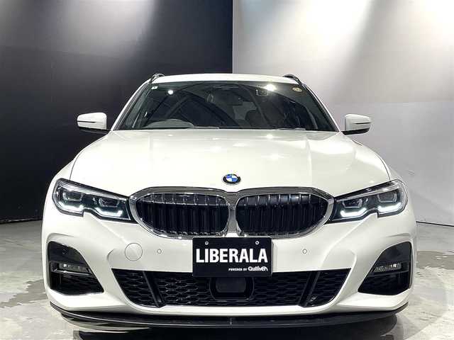 ＢＭＷ ３２０ｄ xDrive ツーリング Mスポーツ 道央・札幌 2019(令1)年 2.9万km アルピンホワイトⅢ サウンドpkg/・harman/Kardonサラウンド・サウンド・システム/・アコースティックガラス/・地上デジタルTVチューナー/ファスト・トラックpkg/・１９インチMライト・アロイ・ホイール・ダブルスポーク/スタイリング７９１M　バイ・カラー/・Mスポーツ・ブレーキ/・アダプティブMサスペンション/ドライビング・アシスト・プロファッショナル/・ACC/・ステアリング＆レーン・コントロール・アシスト/・レーン・ディパーチャー・ウォーニング/・レーン・チェンジ・ウォーニング/・アクティブ・サイド・コリジョン・プロテクション/・前車接近警告機能/・衝突回避・被害軽減ブレーキ/・後車衝突警告機能/・クロス・トラフィック・ウォーニング/・高速道路渋滞時ハンズ・オフ・アシスト/・エマージェンシー・ストップ・アシスト/・トラフィック・サイン・アシスト/ハーフレザーシート/パワーシート（D/N）/シートヒーター（D/N）/メモリー付パワーシート（D）/LEDヘッドライト/オートライト/パワーテールゲート/リアビューカメラ/ETC/・保証書、取扱説明書（有）/・スペアキー×１/・スタッドレスタイヤ有