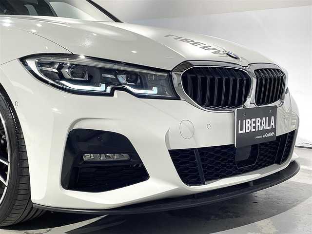 ＢＭＷ ３２０ｄ xDrive ツーリング Mスポーツ 道央・札幌 2019(令1)年 2.9万km アルピンホワイトⅢ サウンドpkg/・harman/Kardonサラウンド・サウンド・システム/・アコースティックガラス/・地上デジタルTVチューナー/ファスト・トラックpkg/・１９インチMライト・アロイ・ホイール・ダブルスポーク/スタイリング７９１M　バイ・カラー/・Mスポーツ・ブレーキ/・アダプティブMサスペンション/ドライビング・アシスト・プロファッショナル/・ACC/・ステアリング＆レーン・コントロール・アシスト/・レーン・ディパーチャー・ウォーニング/・レーン・チェンジ・ウォーニング/・アクティブ・サイド・コリジョン・プロテクション/・前車接近警告機能/・衝突回避・被害軽減ブレーキ/・後車衝突警告機能/・クロス・トラフィック・ウォーニング/・高速道路渋滞時ハンズ・オフ・アシスト/・エマージェンシー・ストップ・アシスト/・トラフィック・サイン・アシスト/ハーフレザーシート/パワーシート（D/N）/シートヒーター（D/N）/メモリー付パワーシート（D）/LEDヘッドライト/オートライト/パワーテールゲート/リアビューカメラ/ETC/・保証書、取扱説明書（有）/・スペアキー×１/・スタッドレスタイヤ有