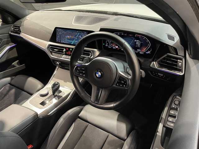 ＢＭＷ ３２０ｄ xDrive ツーリング Mスポーツ 道央・札幌 2019(令1)年 2.9万km アルピンホワイトⅢ サウンドpkg/・harman/Kardonサラウンド・サウンド・システム/・アコースティックガラス/・地上デジタルTVチューナー/ファスト・トラックpkg/・１９インチMライト・アロイ・ホイール・ダブルスポーク/スタイリング７９１M　バイ・カラー/・Mスポーツ・ブレーキ/・アダプティブMサスペンション/ドライビング・アシスト・プロファッショナル/・ACC/・ステアリング＆レーン・コントロール・アシスト/・レーン・ディパーチャー・ウォーニング/・レーン・チェンジ・ウォーニング/・アクティブ・サイド・コリジョン・プロテクション/・前車接近警告機能/・衝突回避・被害軽減ブレーキ/・後車衝突警告機能/・クロス・トラフィック・ウォーニング/・高速道路渋滞時ハンズ・オフ・アシスト/・エマージェンシー・ストップ・アシスト/・トラフィック・サイン・アシスト/ハーフレザーシート/パワーシート（D/N）/シートヒーター（D/N）/メモリー付パワーシート（D）/LEDヘッドライト/オートライト/パワーテールゲート/リアビューカメラ/ETC/・保証書、取扱説明書（有）/・スペアキー×１/・スタッドレスタイヤ有