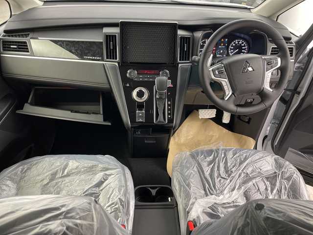 三菱 デリカＤ：５ シャモニー 愛知県 2025(令7)年 0.1千km 白Ⅱ 登録済未使用車/4WD/ディーゼル/ターボ/e-Assist/・衝突軽減ブレーキシステム/・車線逸脱警報システム/・レーダークルーズコントロール/・オートマチックハイビーム/・BSM/マルチアラウンドモニター/革巻きステアリング/パドルシフト/ステアリングヒーター/ハーフレザーシート/パワーシート/シートヒーター/キャプテンシート/両側パワースライドドア/パワーバックドア/純正LEDヘッドライト/フォグランプ/純正18インチアルミホイール/取扱説明書/保証書/スペアキー