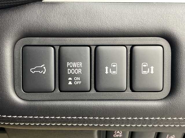 三菱 デリカＤ：５ シャモニー 愛知県 2025(令7)年 0.1千km 白Ⅱ 登録済未使用車/4WD/ディーゼル/ターボ/e-Assist/・衝突軽減ブレーキシステム/・車線逸脱警報システム/・レーダークルーズコントロール/・オートマチックハイビーム/・BSM/マルチアラウンドモニター/革巻きステアリング/パドルシフト/ステアリングヒーター/ハーフレザーシート/パワーシート/シートヒーター/キャプテンシート/両側パワースライドドア/パワーバックドア/純正LEDヘッドライト/フォグランプ/純正18インチアルミホイール/取扱説明書/保証書/スペアキー