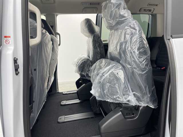 三菱 デリカＤ：５ シャモニー 愛知県 2025(令7)年 0.1千km 白Ⅱ 登録済未使用車/4WD/ディーゼル/ターボ/e-Assist/・衝突軽減ブレーキシステム/・車線逸脱警報システム/・レーダークルーズコントロール/・オートマチックハイビーム/・BSM/マルチアラウンドモニター/革巻きステアリング/パドルシフト/ステアリングヒーター/ハーフレザーシート/パワーシート/シートヒーター/キャプテンシート/両側パワースライドドア/パワーバックドア/純正LEDヘッドライト/フォグランプ/純正18インチアルミホイール/取扱説明書/保証書/スペアキー