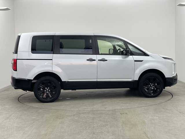 三菱 デリカＤ：５ シャモニー 愛知県 2025(令7)年 0.1千km 白Ⅱ 登録済未使用車/4WD/ディーゼル/ターボ/e-Assist/・衝突軽減ブレーキシステム/・車線逸脱警報システム/・レーダークルーズコントロール/・オートマチックハイビーム/・BSM/マルチアラウンドモニター/革巻きステアリング/パドルシフト/ステアリングヒーター/ハーフレザーシート/パワーシート/シートヒーター/キャプテンシート/両側パワースライドドア/パワーバックドア/純正LEDヘッドライト/フォグランプ/純正18インチアルミホイール/取扱説明書/保証書/スペアキー